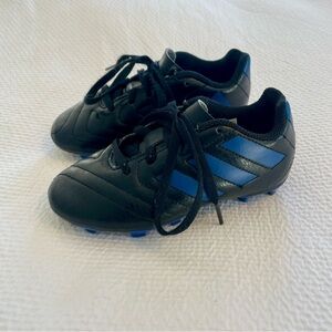 Kids Adidas Black and Blue Soccer Cleats Size 11